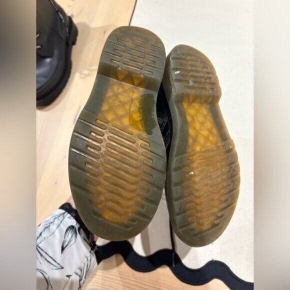 EUC-Junior 1460 Patent Leather Lace UpBoots in Black | Dr. Martens - Picture 10 of 12